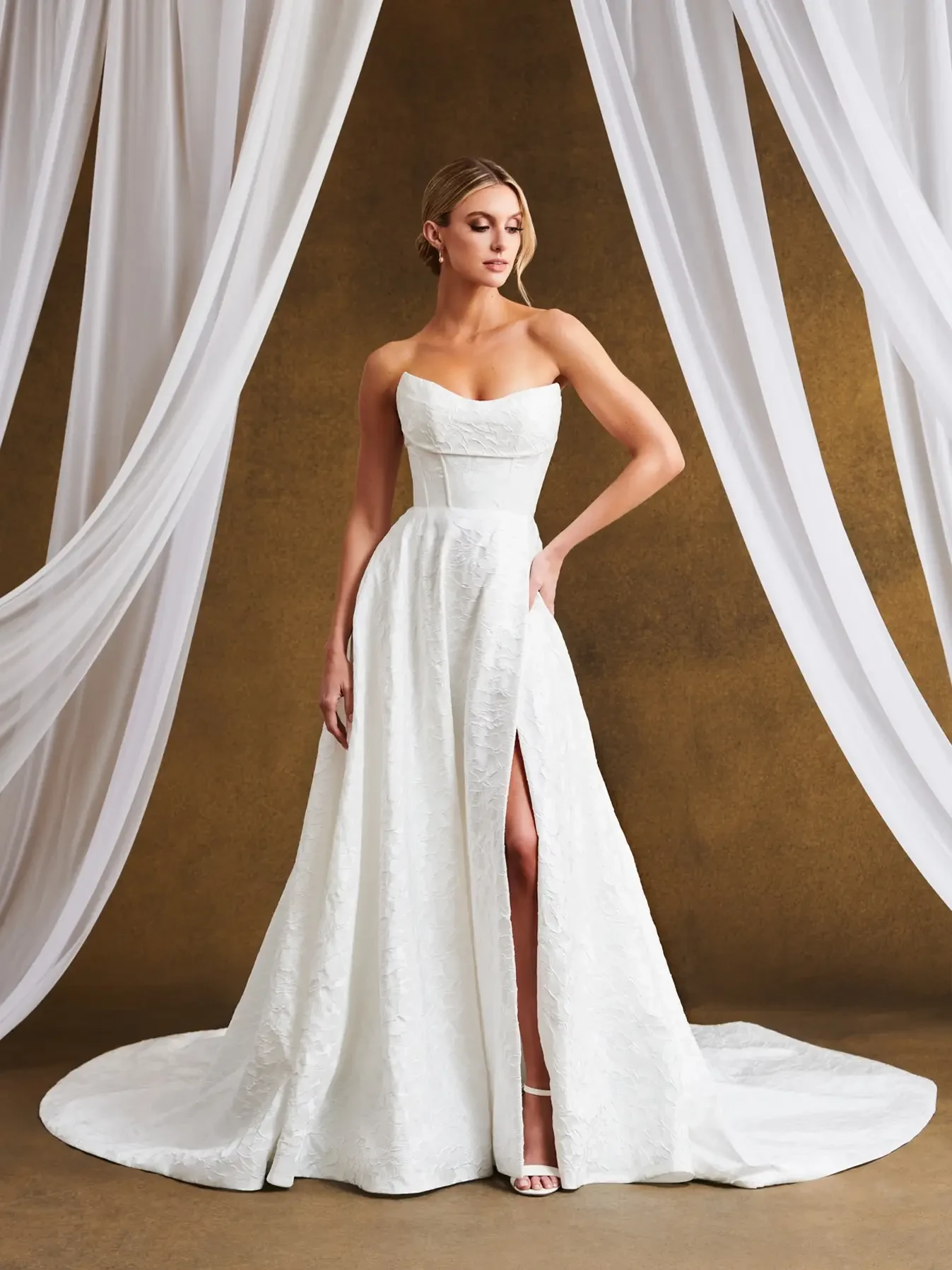 New Year Goals: How to Manage Your Wedding Checklist for a Stress-Free Year Image