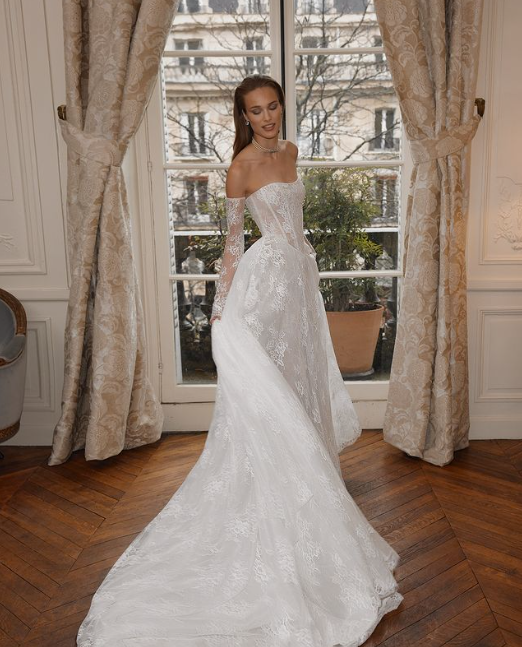 Flora Affair D'Amor Trunk Show Main Image