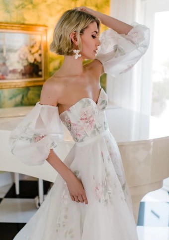 Savin London Angelina #6 thumbnail