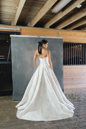 Anne Barge Couture Buckingham #1 thumbnail