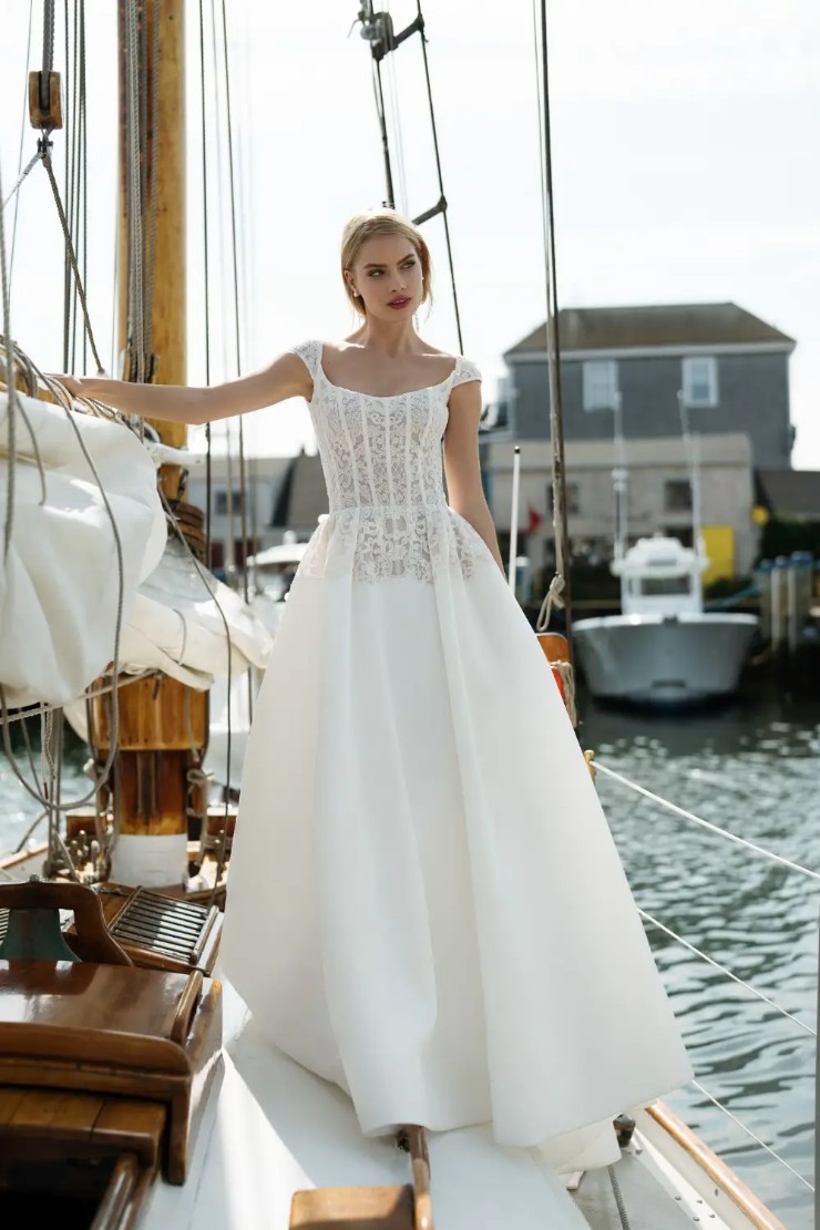 Anne Barge Couture Endeavor Default Thumbnail Image