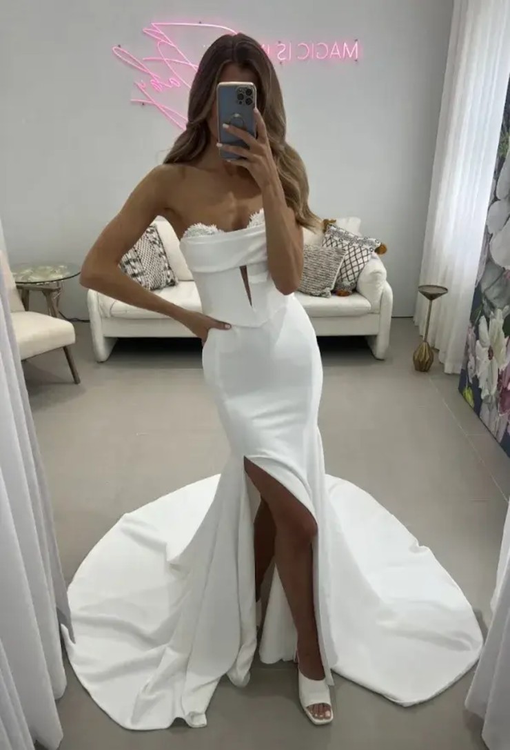 Savin Prive Amiri Default Thumbnail Image
