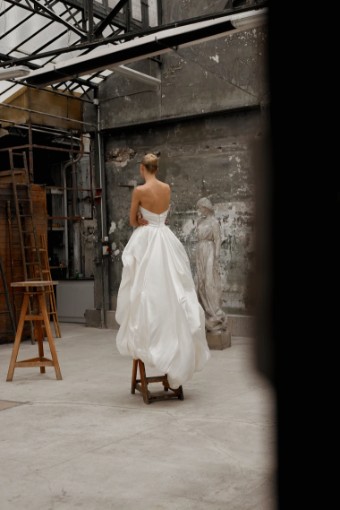 Dana Harel Elle #3 thumbnail