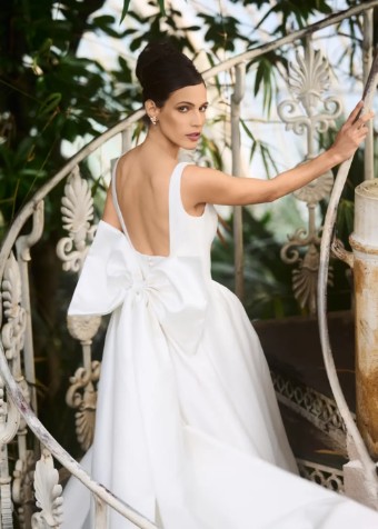 Caroline Castigliano Gorgeous #2 thumbnail