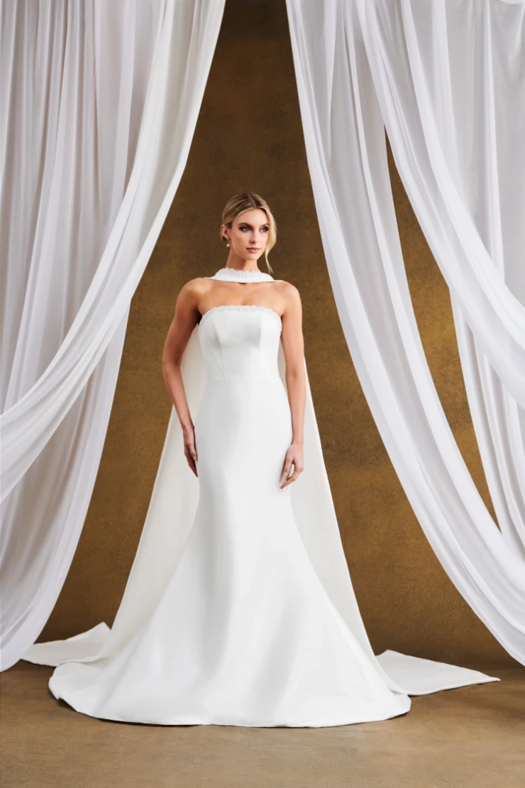 Kelly Faetanini Selina Default Thumbnail Image