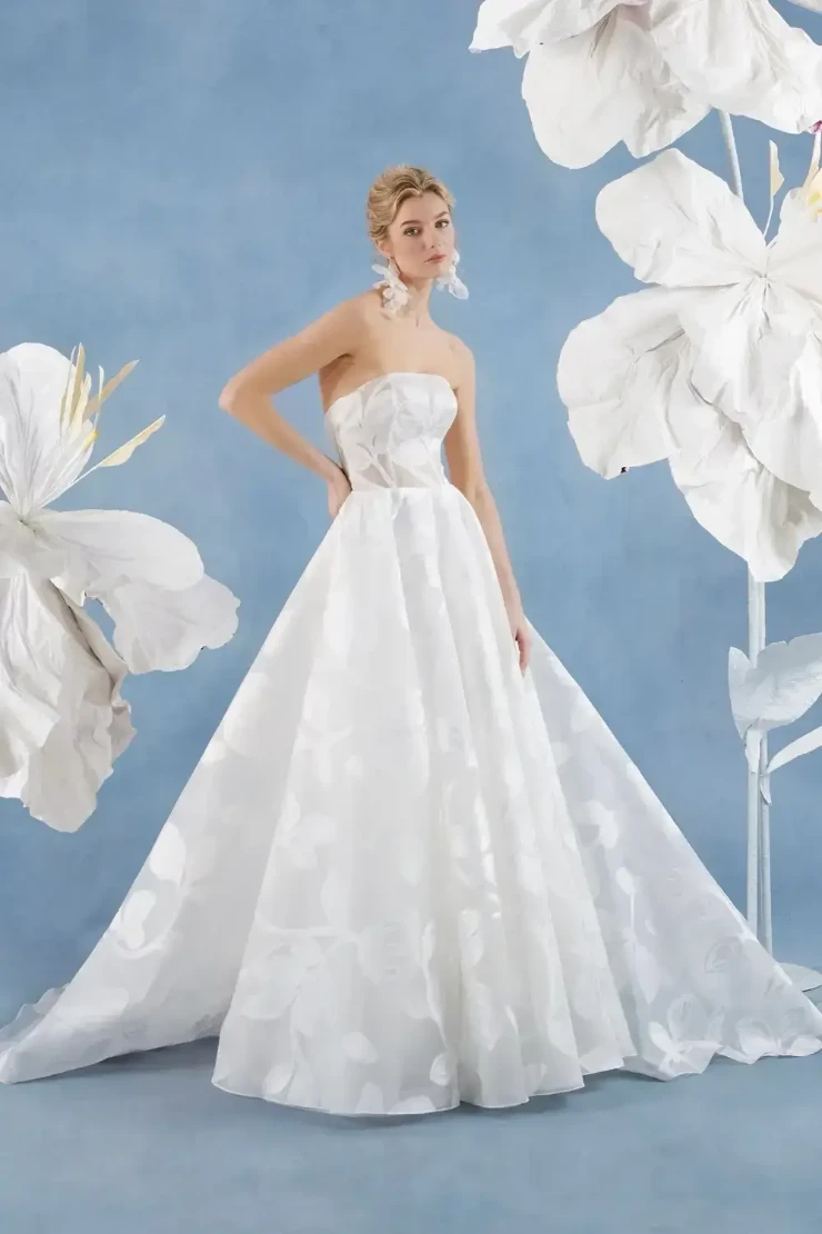 House of Savin Elia Default Thumbnail Image