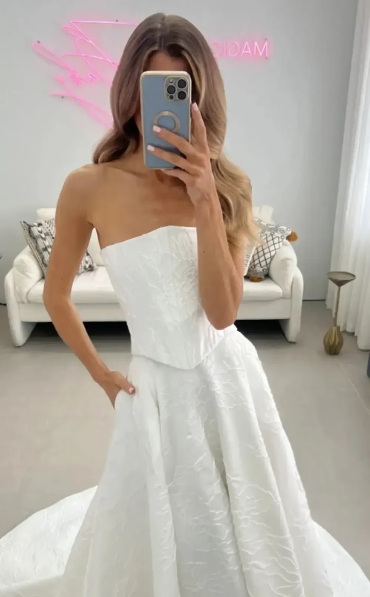 House of Savin Jamie Default Thumbnail Image